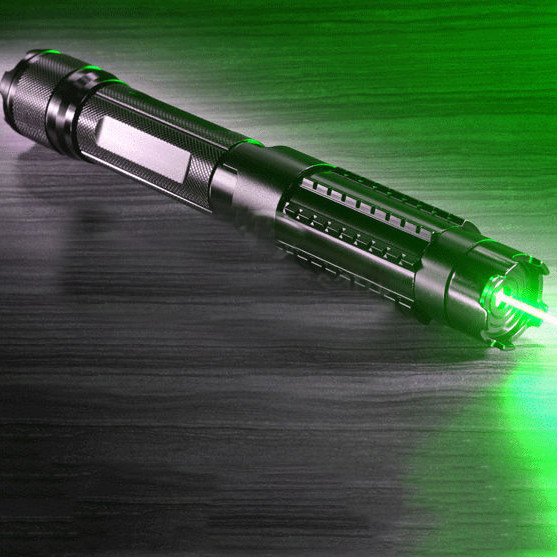pointeur laser vert 10000mw surpuissant