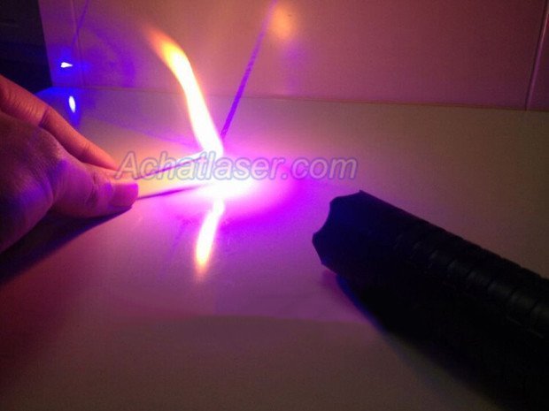 lampe de poche laser