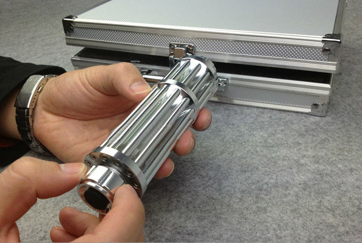 laser 10mw avec boite metallique
