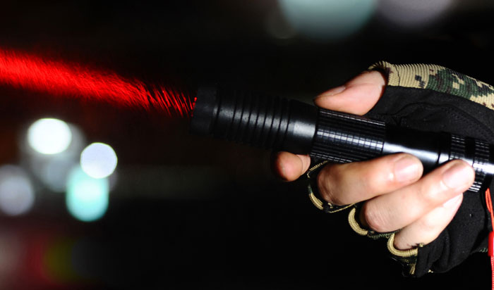 Faisceau laser stout du bleu pointeur laser